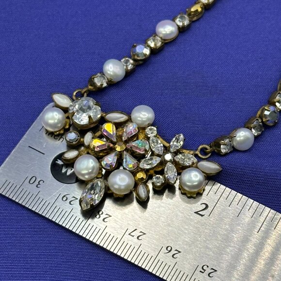 Sorrelli Signed Antique Gold-Tone Crystal & Faux Pearl Necklace - Picture 15 of 16